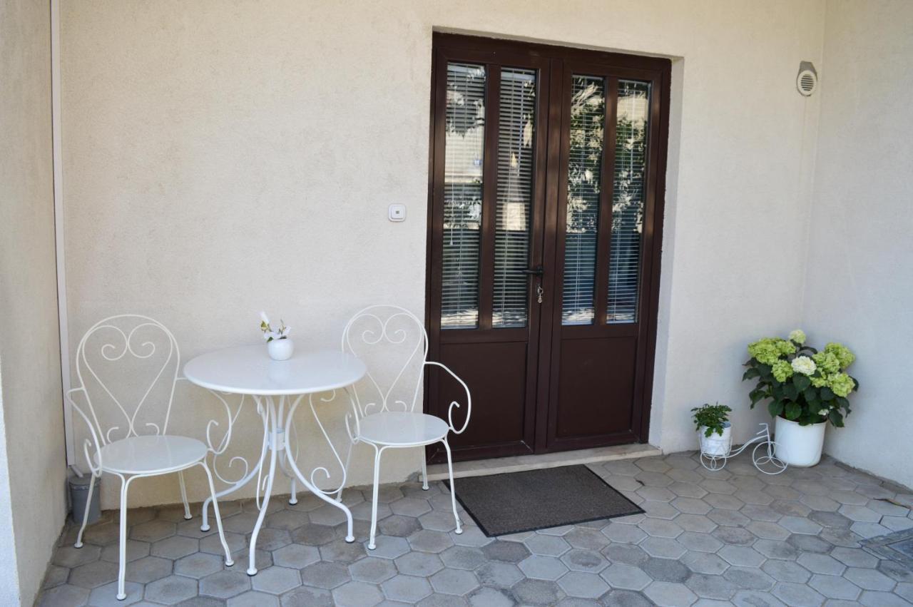 Apartment Nikolic Kastela Exterior photo